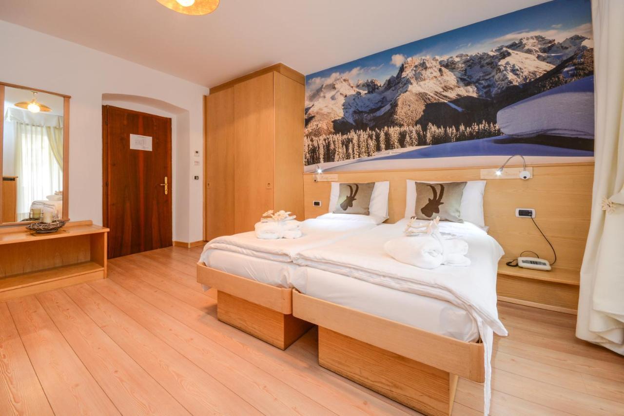 Hotel Corona Pinzolo Exteriör bild