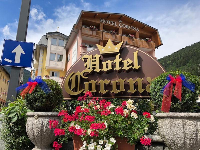 Hotel Corona Pinzolo Exteriör bild