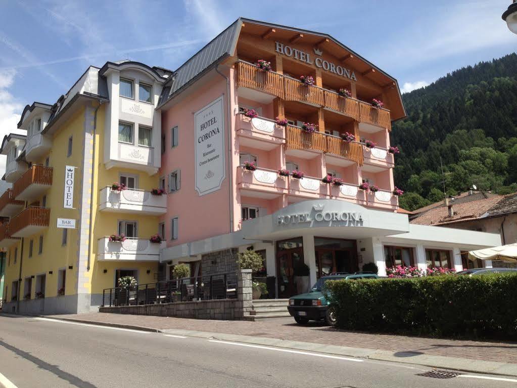 Hotel Corona Pinzolo Exteriör bild