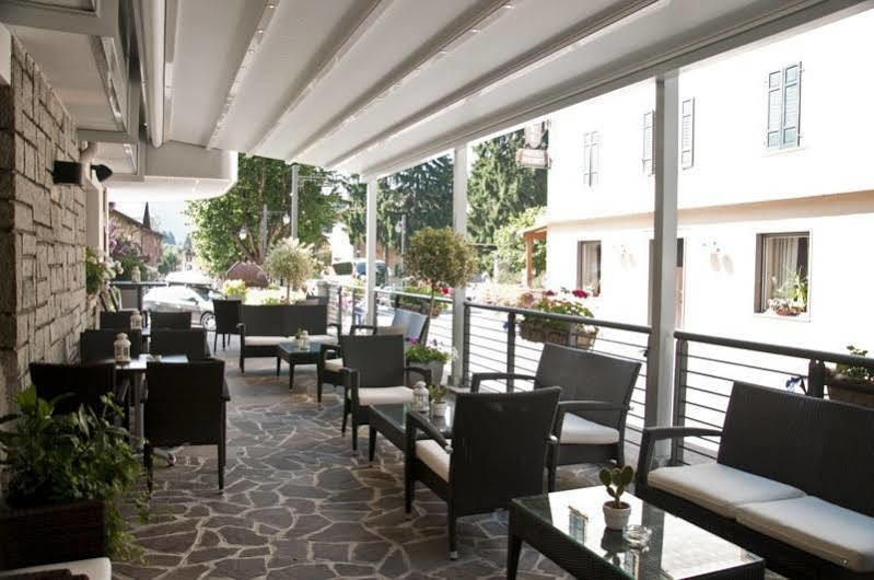 Hotel Corona Pinzolo Exteriör bild