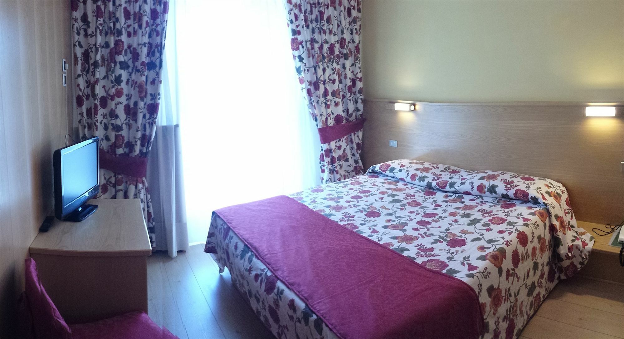 Hotel Corona Pinzolo Exteriör bild