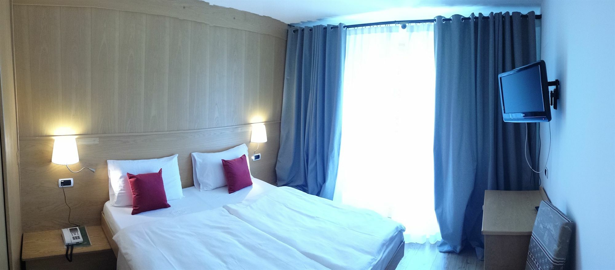 Hotel Corona Pinzolo Exteriör bild