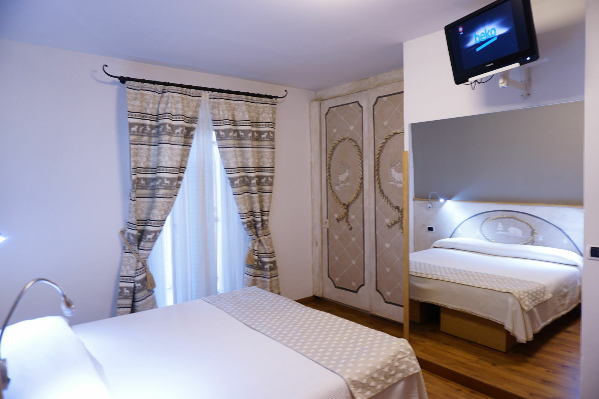 Hotel Corona Pinzolo Exteriör bild